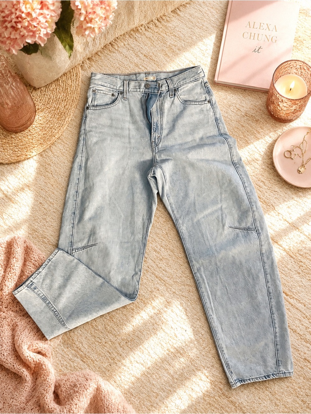Levi's Light Blue Wide Barrel Leg Cinch Jeans 29x31 - Picture 2 of 11